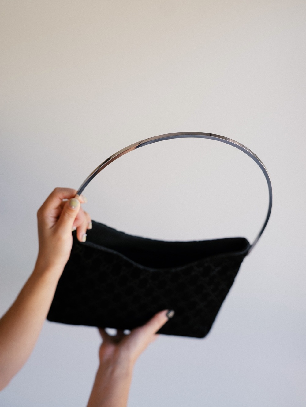 Gucci Black Velvet Shoulder Bag with Slim Metal Handle - Picture 6 of 9
